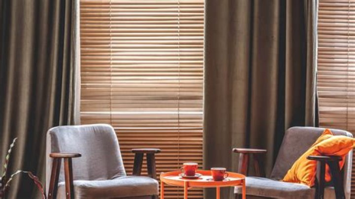 Are blinds or curtains better