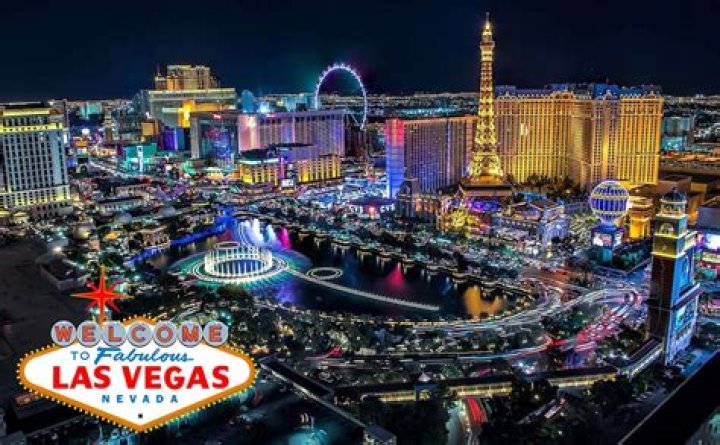 Can you swim in Vegas in November