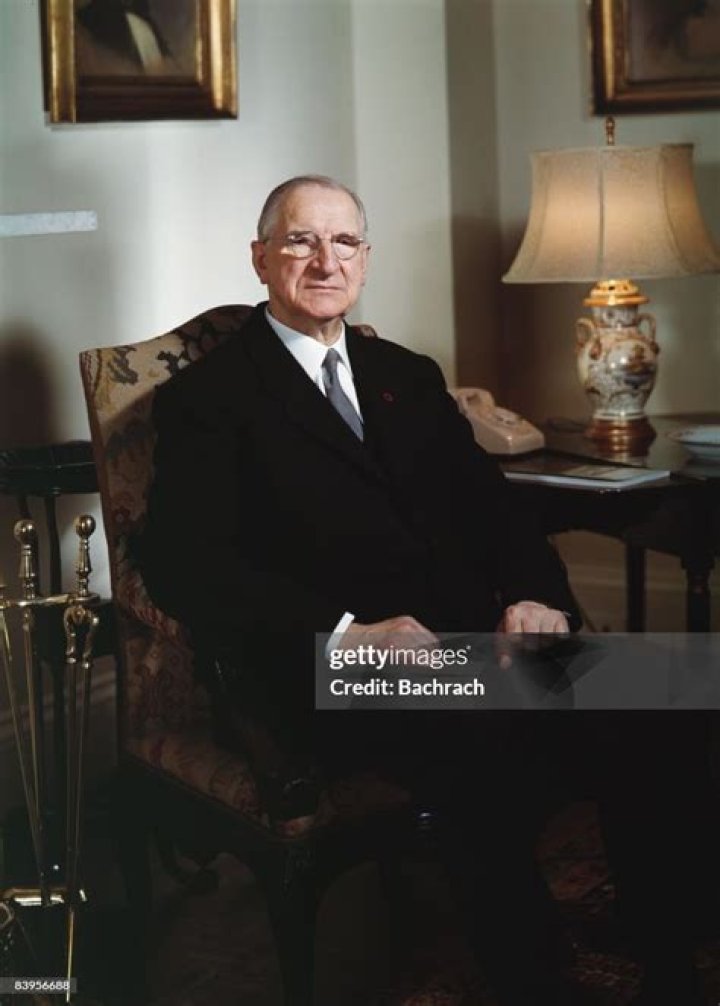 How much is Eamon De Valera worth