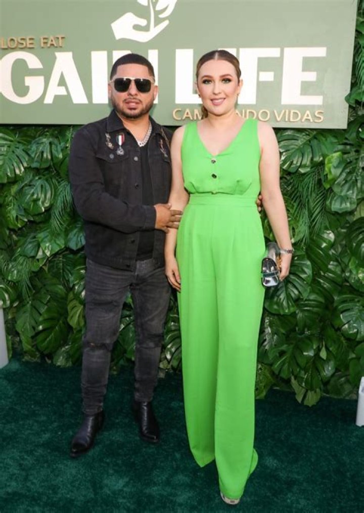 How much is Kenia Ontiveros worth