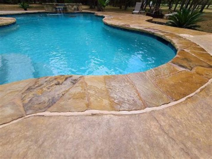 Is Flagstone good for pool coping